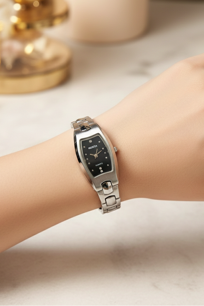 Diva Bracelet Watch Rectangular Dial With Quartz Movement