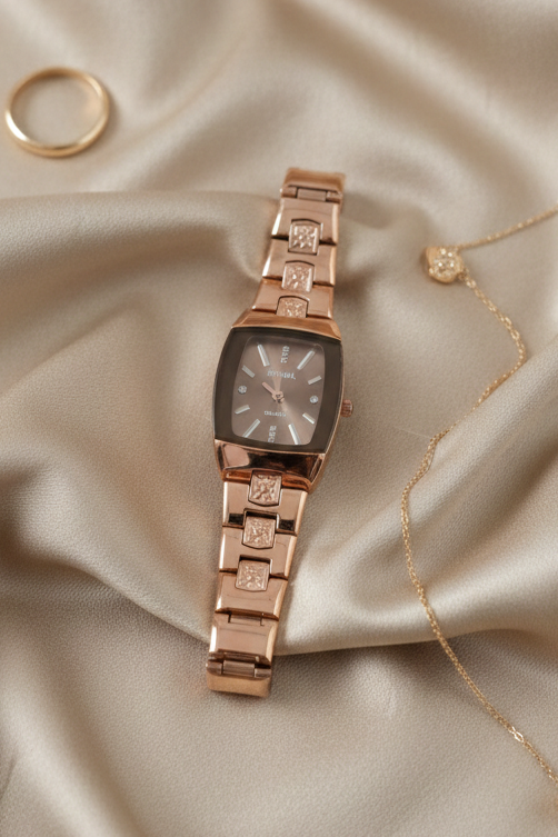 Elegant Rose Gold Women’s Bracelet Watch – With Crystal Accents