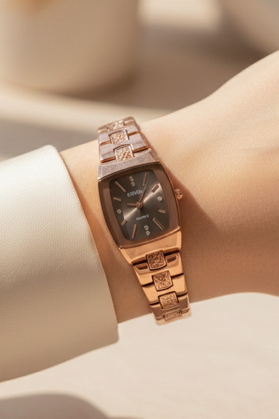 Elegant Rose Gold Women’s Bracelet Watch – With Crystal Accents